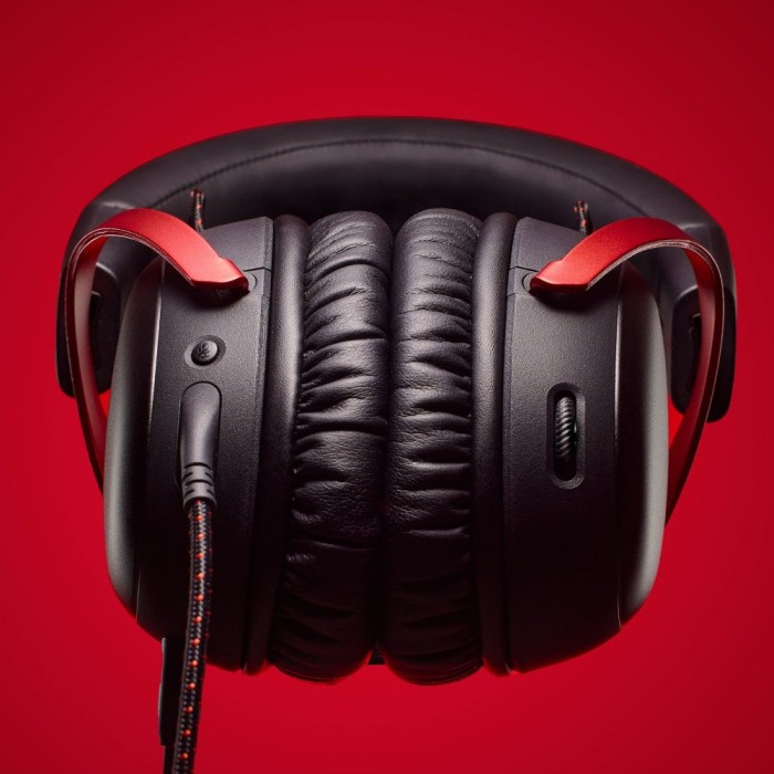 Аксессуары для консолей и ПК: Игровая гарнитура HyperX Cloud III, чёрно-красная от HyperX в магазине GameBuy, номер фото: 7