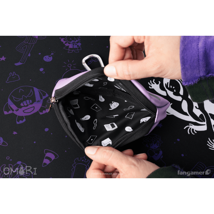 Аксессуары: Мешочек со змейкой OMORI (MEWO Pouch) от Fangamer в магазине GameBuy, номер фото: 3