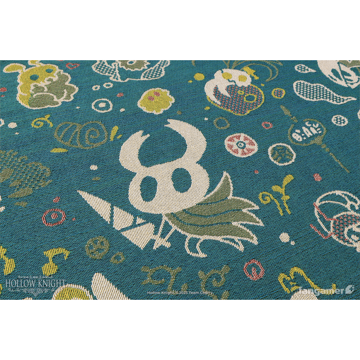 Аксессуары: Плед Hollow Knight (Cozy Critters Throw Blanket) от Fangamer в магазине GameBuy, номер фото: 2