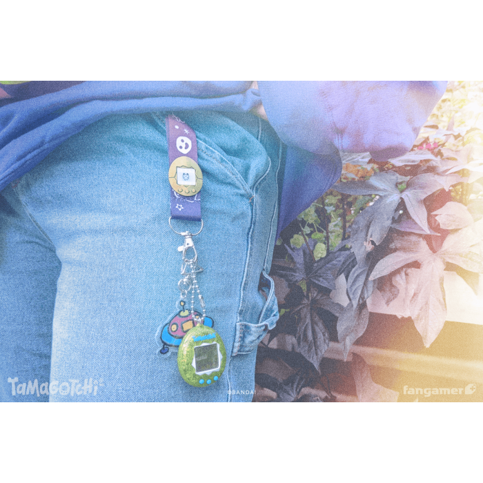 Аксессуары: Бейдж на шнурке Tamagotchi (Tama-friends Lanyard and Keychain) от Fangamer в магазине GameBuy, номер фото: 3