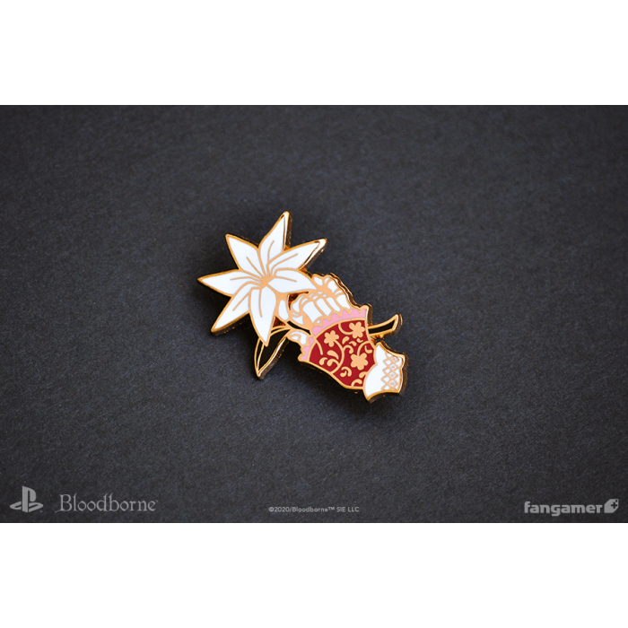 Аксессуары: Пин Bloodborne (Plain Doll Hand Enamel Pin) от Fangamer в магазине GameBuy, номер фото: 1