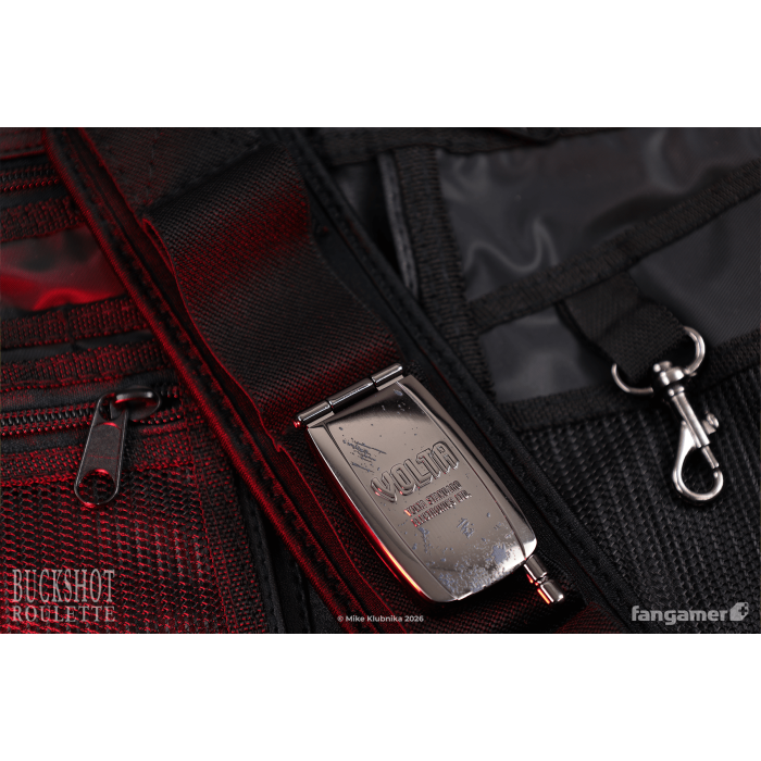 Аксессуары: Пин Buckshot Roulette (Burner Phone Pin) от Fangamer в магазине GameBuy, номер фото: 7