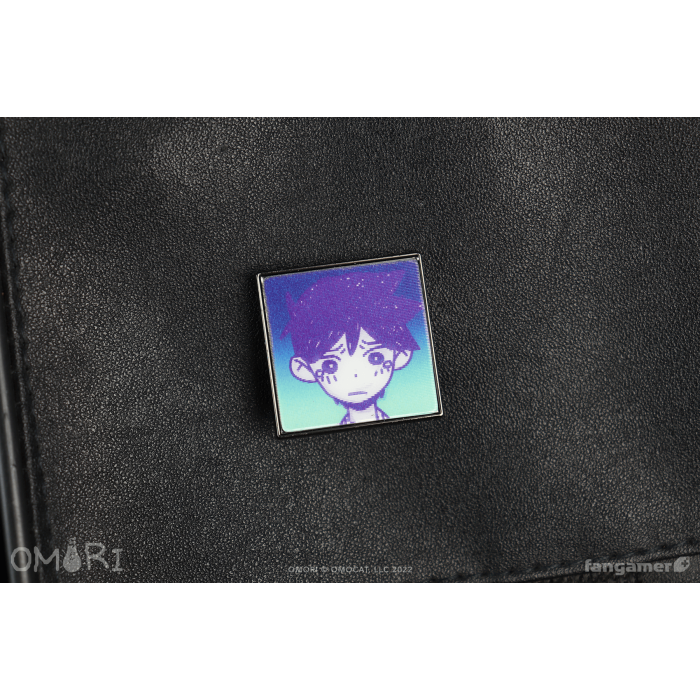 Аксесуари: Пін OMORI (Sad Hero Lenticular Pin) від Fangamer у магазині GameBuy, номер фото: 2