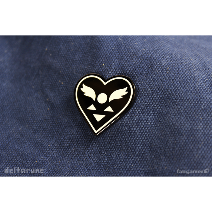 Аксессуары: Пин DELTARUNE (Darkheart Pin) от Fangamer в магазине GameBuy, номер фото: 1