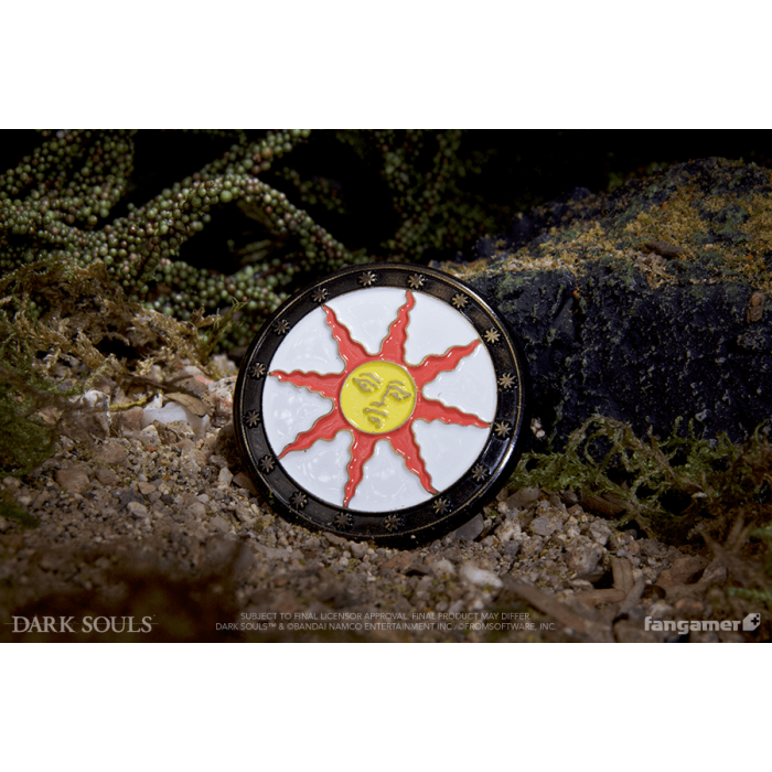 Аксессуары: Пин DARK SOULS (Sunlight Shield Enamel Pin) от Fangamer в магазине GameBuy, номер фото: 1