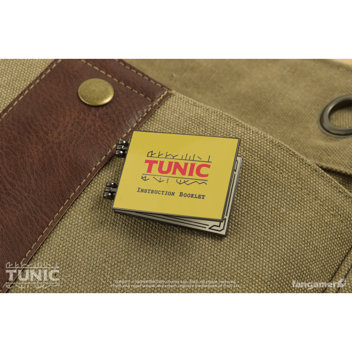 Аксесуари: Пін TUNIC (Instruction Booklet Hinged Pin) від Fangamer у магазині GameBuy, номер фото: 2