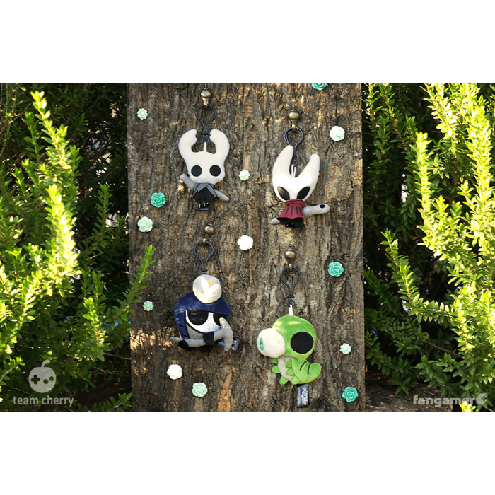 М'які та Плюшеві Іграшки: Плюшева м'яка іграшка Hollow Knight (Myla Critter Cling) від Fangamer у магазині GameBuy, номер фото: 1