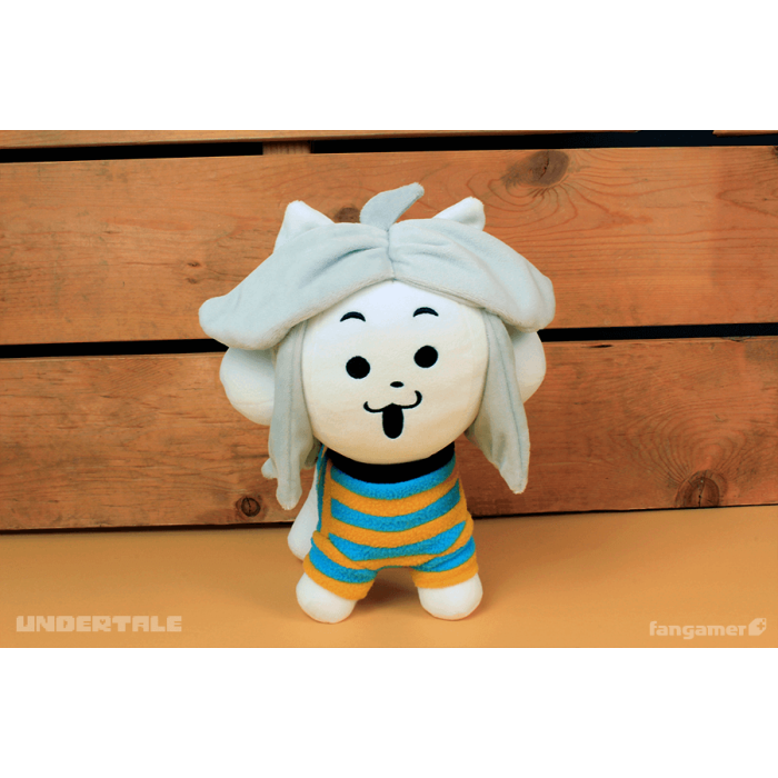 Мягкие и Плюшевые Игрушки: Плюшевая мягкая игрушка UNDERTALE (Shop Tem Plush) от Fangamer в магазине GameBuy, номер фото: 1