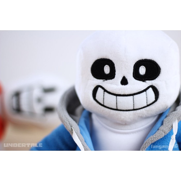 Мягкие и Плюшевые Игрушки: Плюшевая мягкая игрушка UNDERTALE (Sans Plush) от Fangamer в магазине GameBuy, номер фото: 1