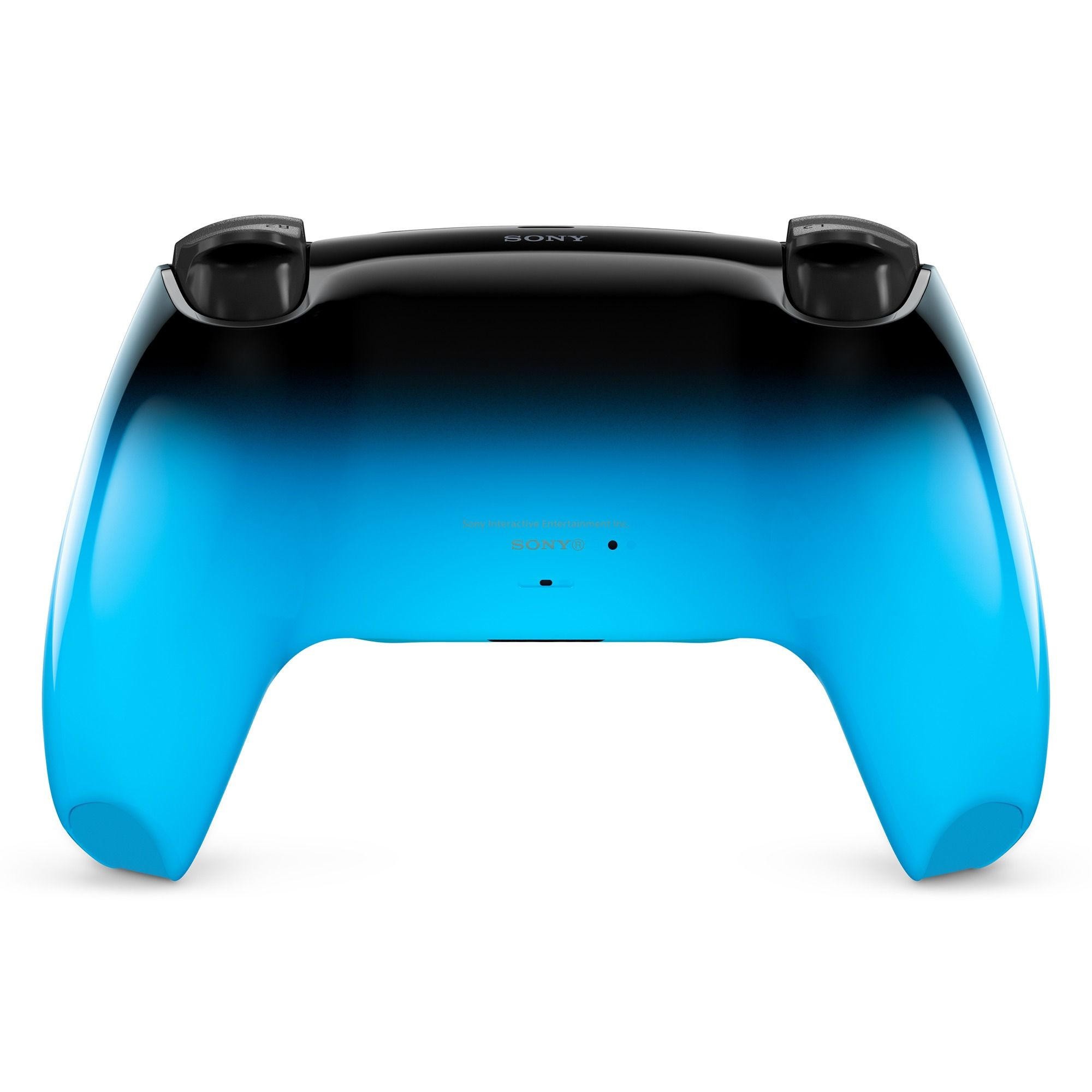 Задняя сторона DualSense Rhythm Blue с синим корпусом и плечевыми кнопками.