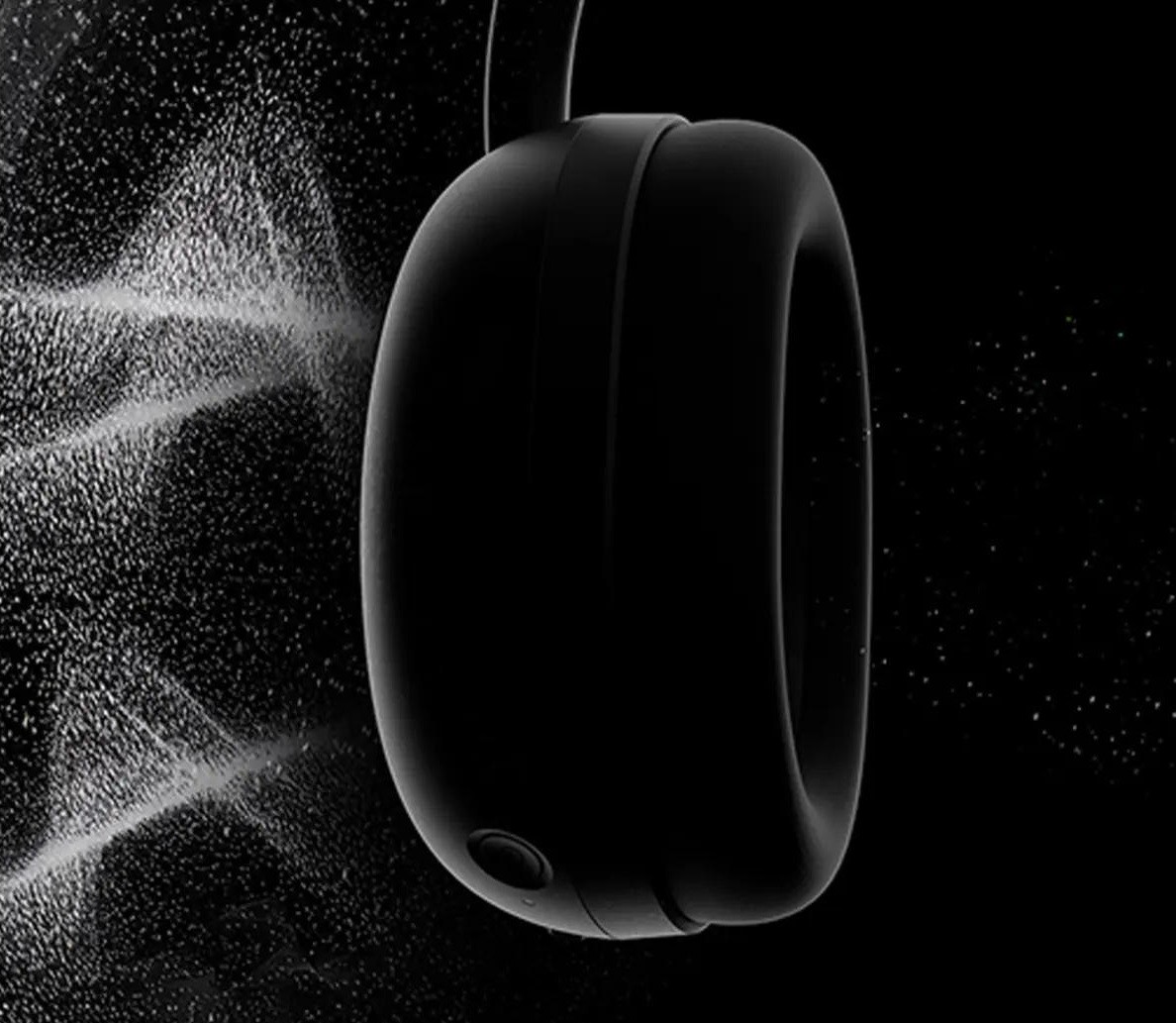 Чорна чаша Sony INZONE H9 II на тлі графіки звукової хвилі.